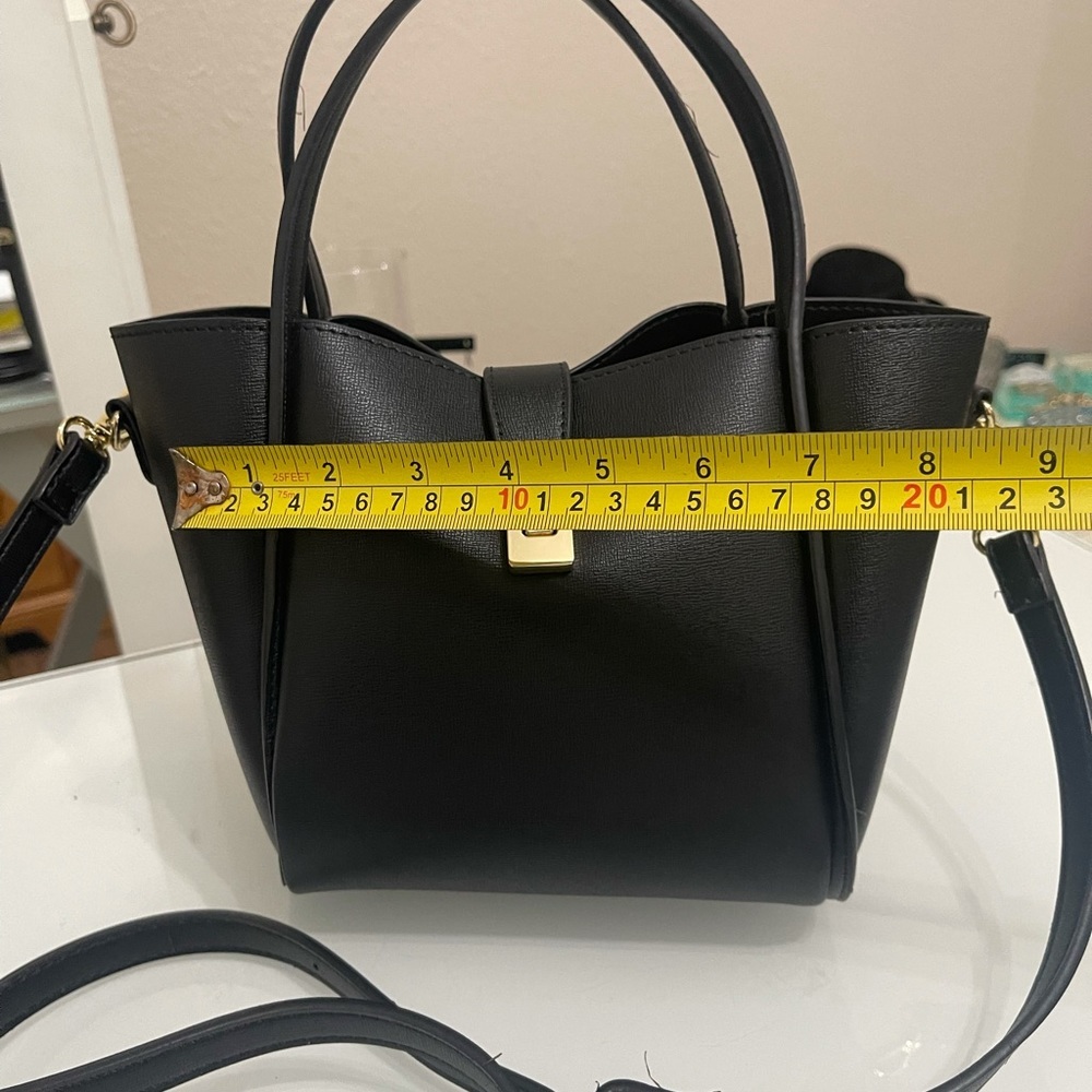Bag set. Multi use crossbody handbag makeup bag clutch. - Picture 6 of 13